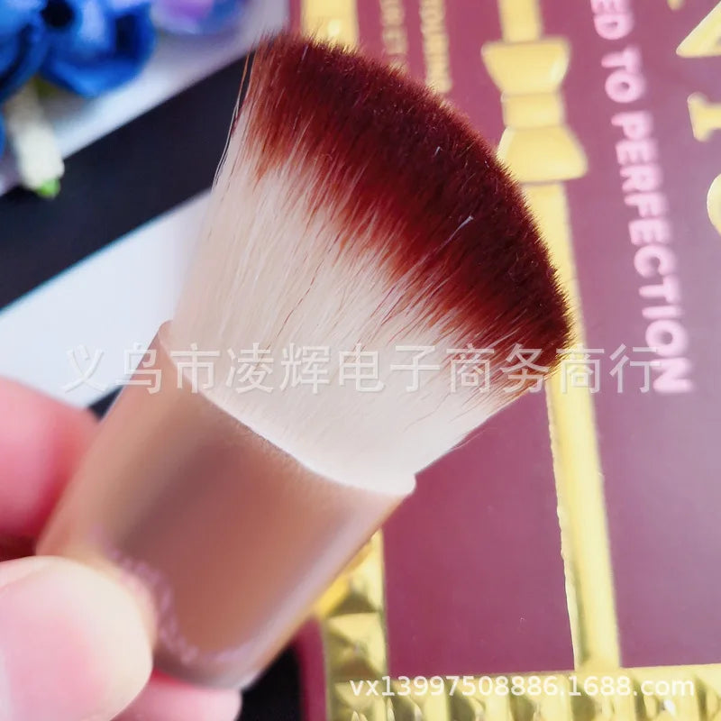 4 Colors Eyeshadow Palette with Brush Facial Contouring Highlight
High Quality