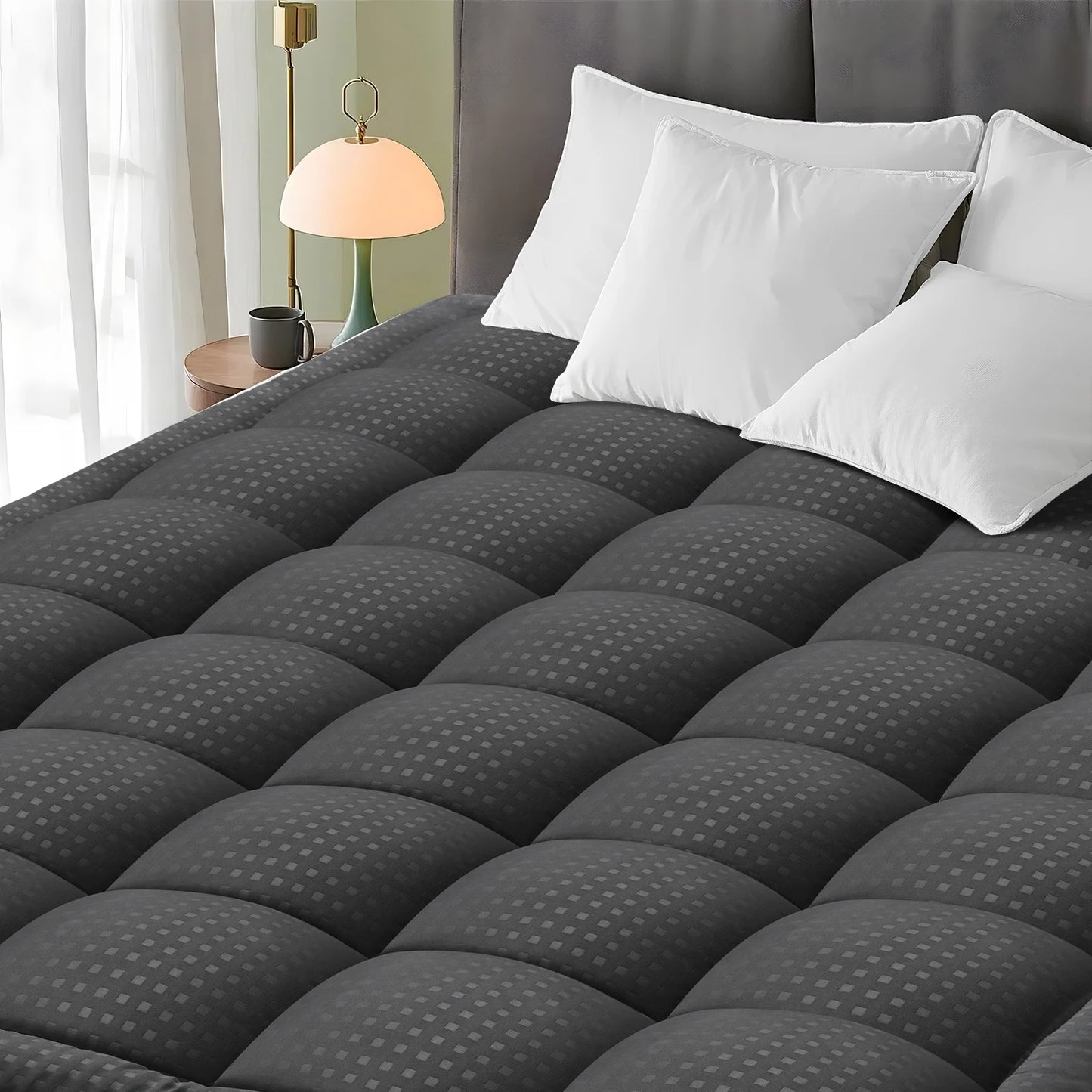 Luxurious Quilted Mattress Topper with Plush Deep Pockets - 8-21 Inch Stretch,
Breathable & Cooling Design, White with Checkered
