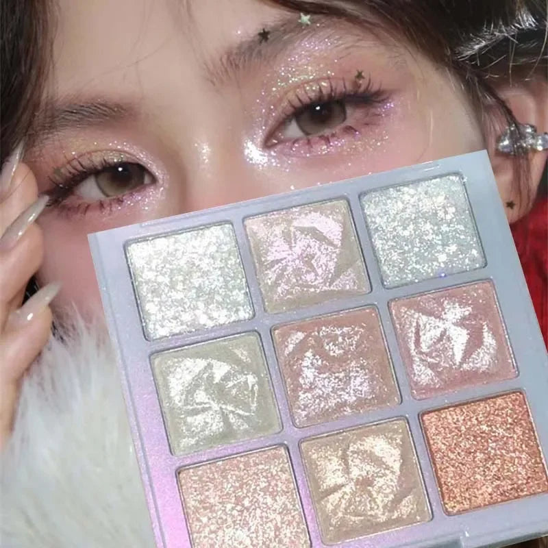 9 Colors Glitter Snowflake Eyeshadow Palette Dream Girl
Pearly Eye Shadow Matte Matte Highlights Cool Tone Charming Eyes Makeup
