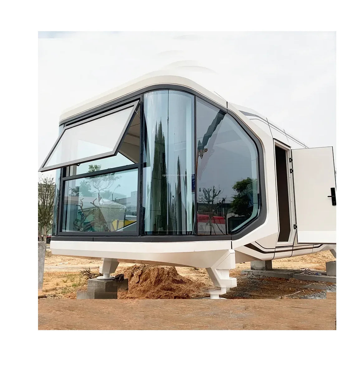 Prefabricated Luxury Hotel Modern Space Capsule Style 
Camping House Tiny House Outdoor Mobile Capsule House
